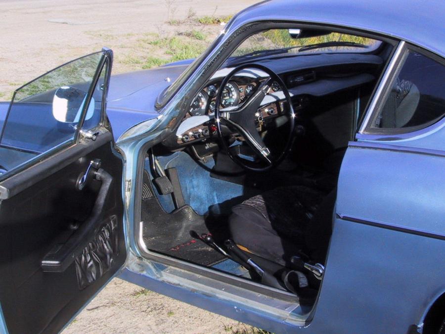  Volvo P1800E 1972 года  (фото 2 из 23)